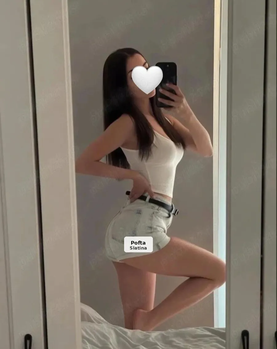 Brunetă sexy, elegantă și rafinată - 1/3