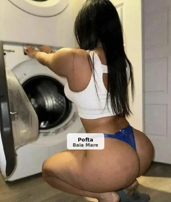Brunette, 23 years old, refined and discreet - 1/3
