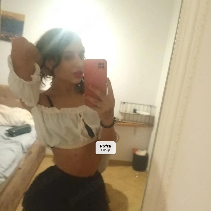 Sonia, sexy and eager transsexual - 1/5