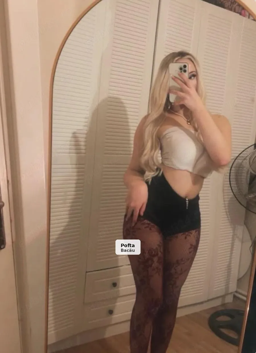Blondă sexy pentru momente unice - 1/2