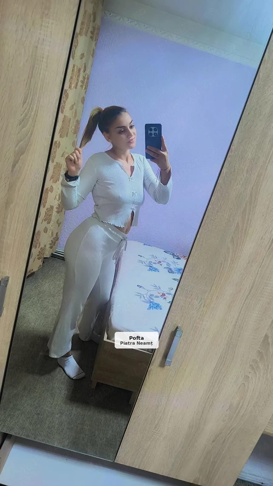 Alina, 24 de ani, prima dată în oraș - 1/3