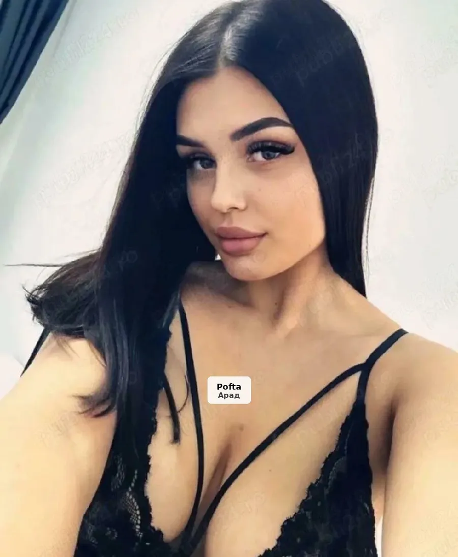 Allis, blondă finuță și selectivă - 1/1