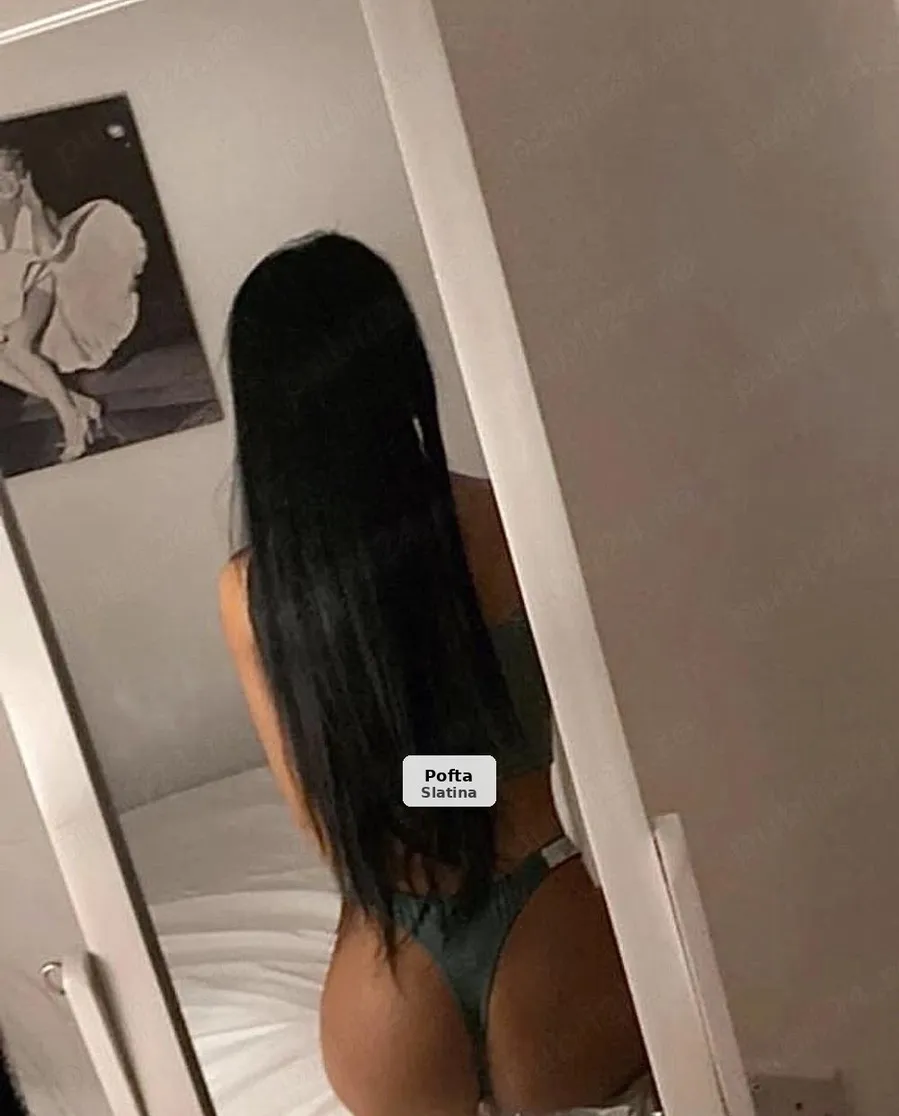 Rebeca - Brunetă încântătoare - 1/2