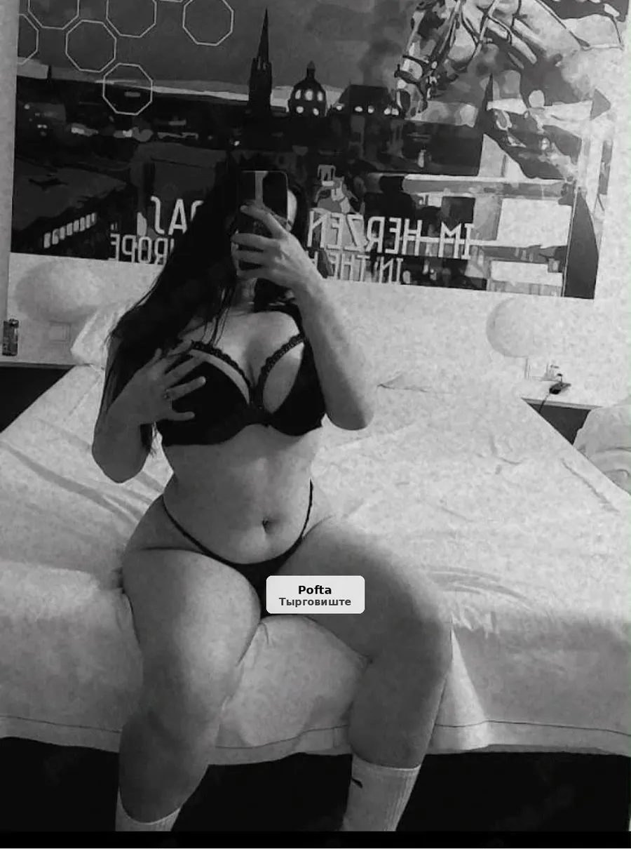 24yo Lady, CFR Area - 1/2