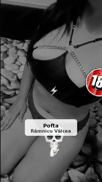 Brunetă sexy și atrăgătoare cu ochi verzi - 1/2