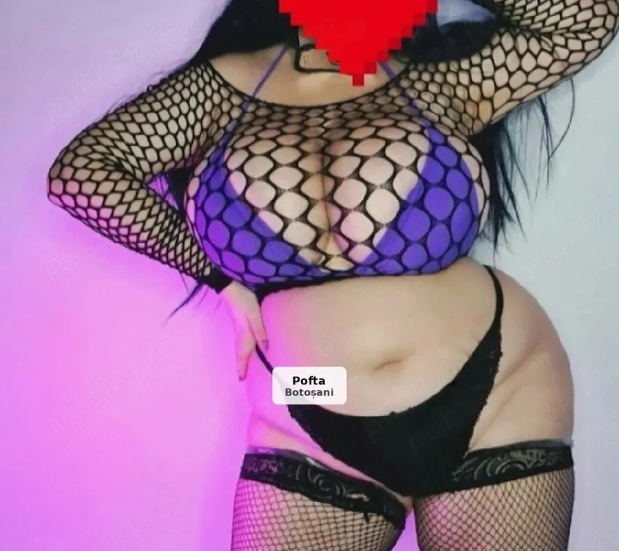 Sensual Brunette, Travel Available - 1/2