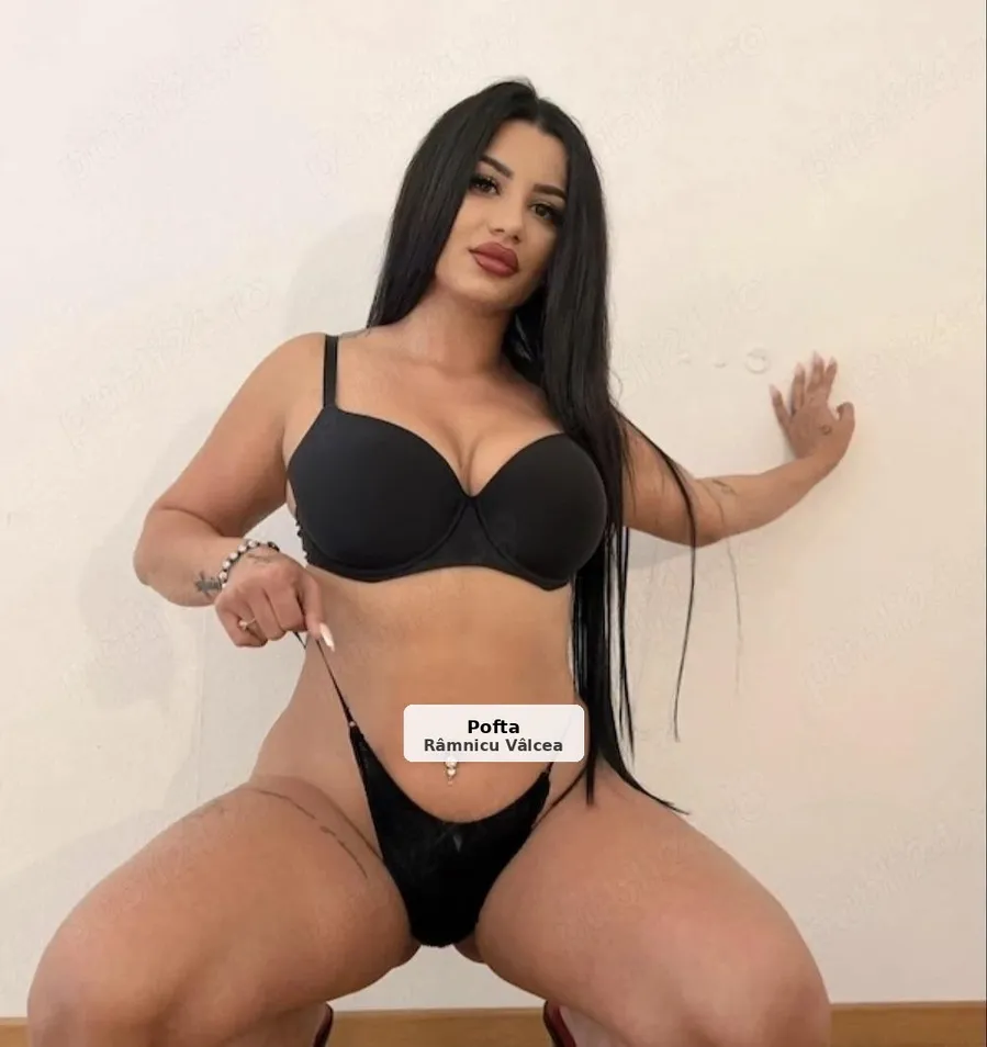 Curvy Brunette, Discreet and Clean - 1/4