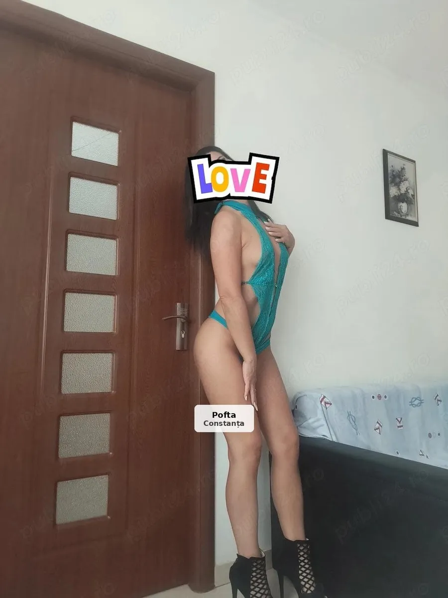 Beatrice, brunetă, siluetă slim - 1/5