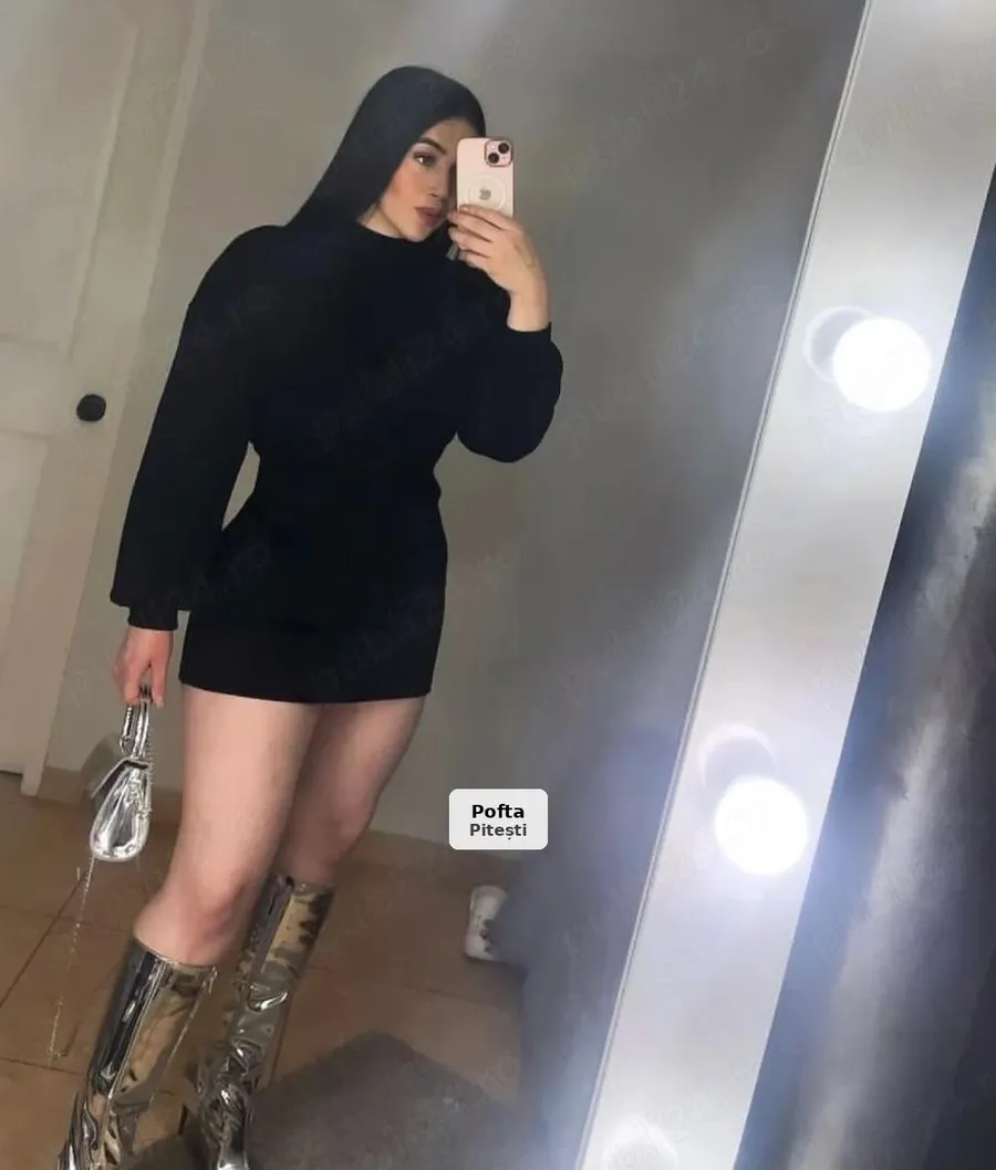 Luxury Brunette, Offers Hotel Visits - 1/2