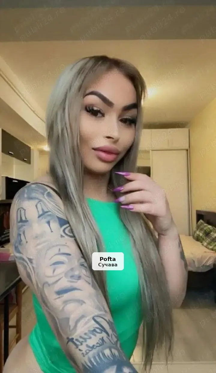 Sensual and Elegant Blonde - 1/4