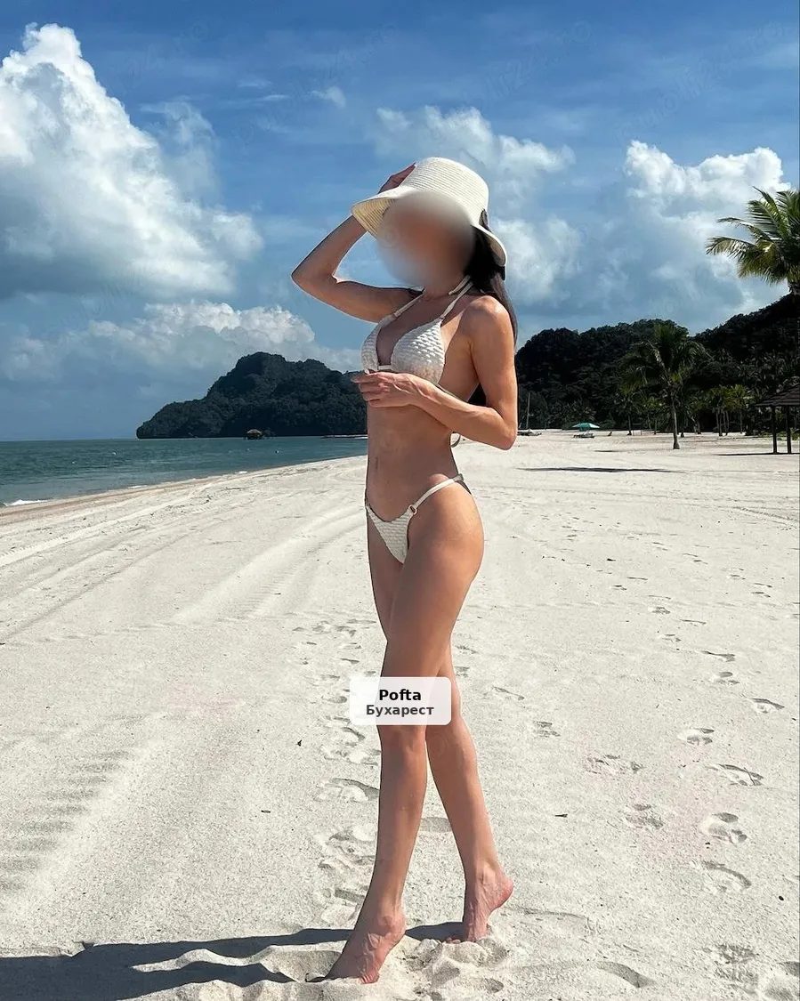 Jolie Muse - Sensual and Refined Presence - 1/3