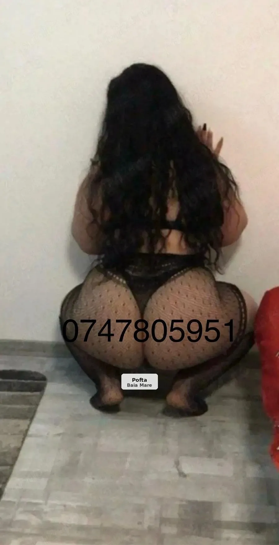 Alexandra, 26 de ani, nou venită în oraș - 1/4