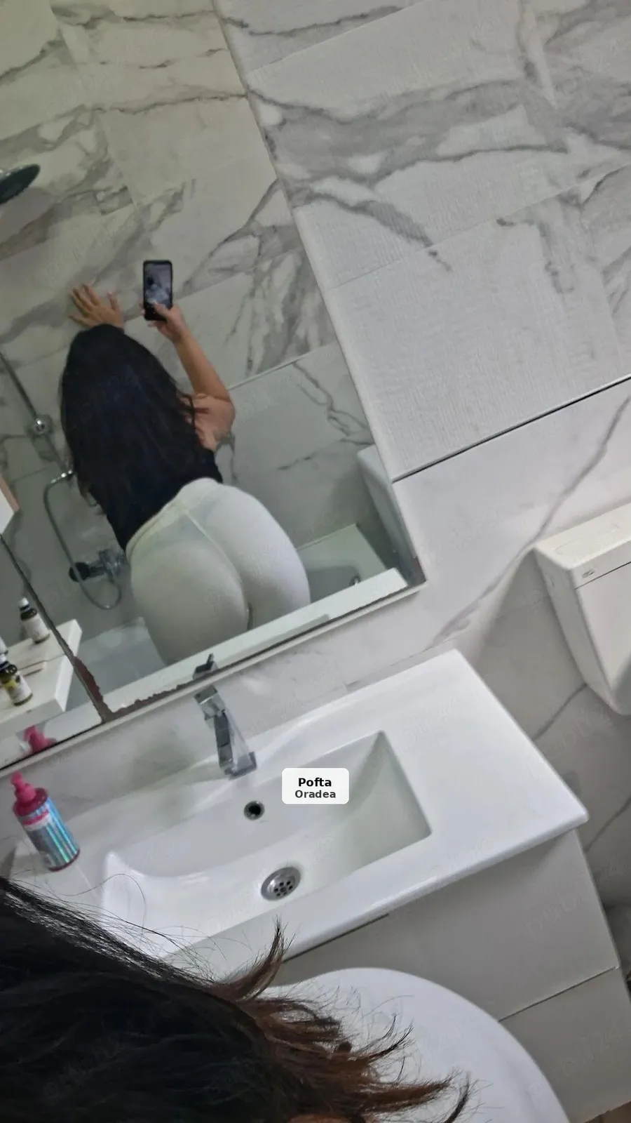 Sexy brunette waiting at my place - 1/1