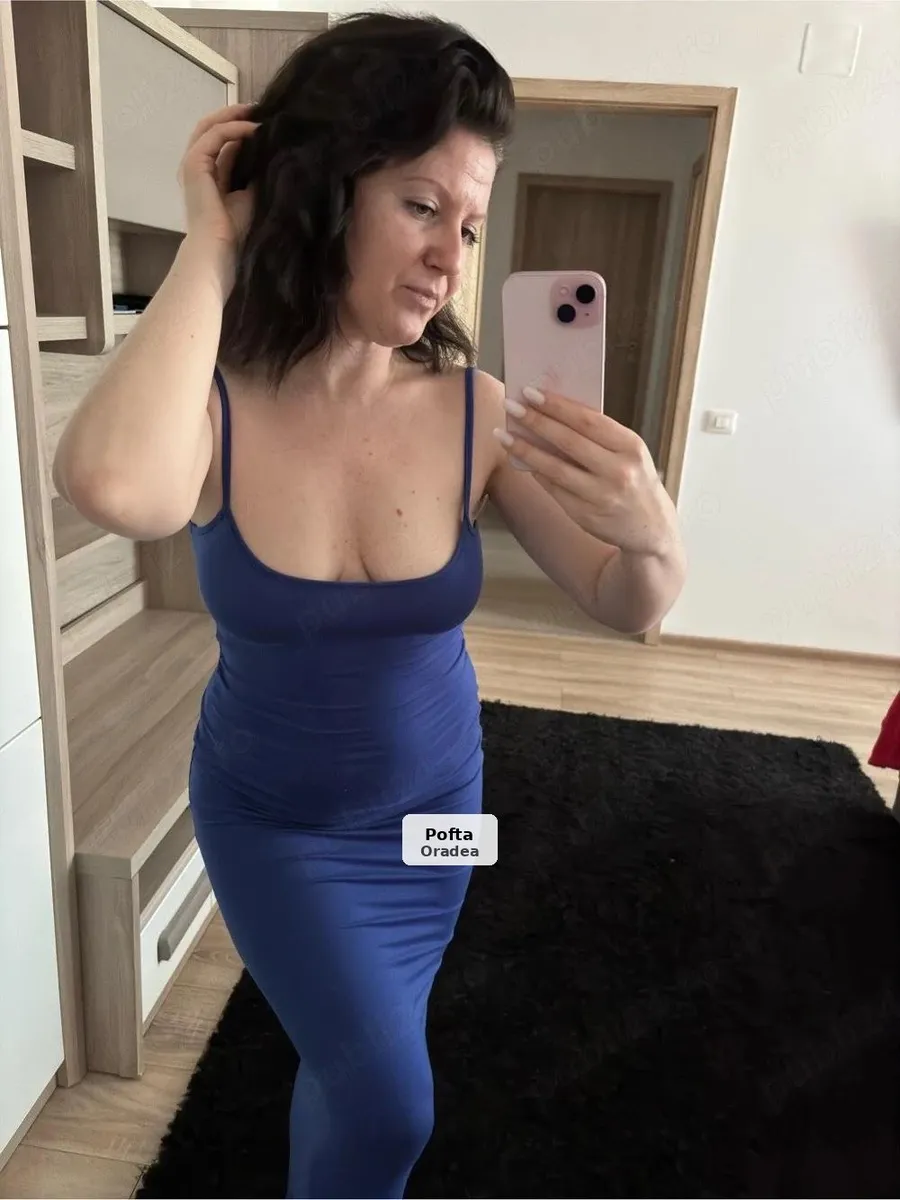 MILF 37 ani - Show web privat - 1/10