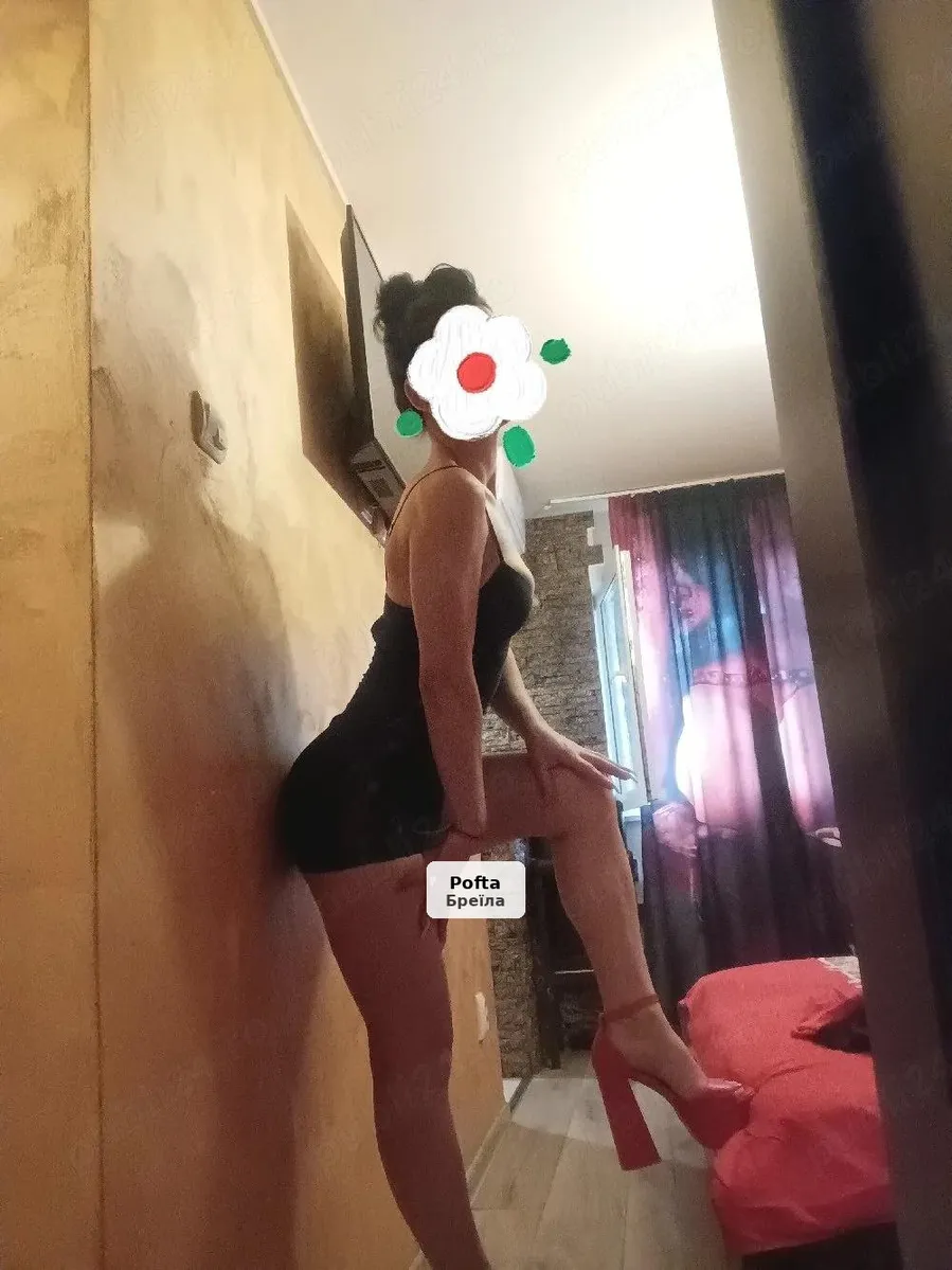 Discreet brunette, waiting for you at my place - 1/4