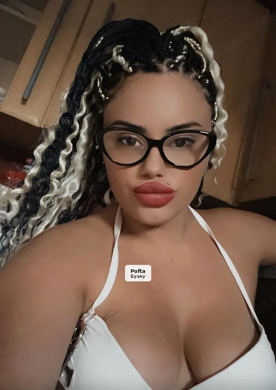 Lara, 25 de ani, educată și discretă - 1/2