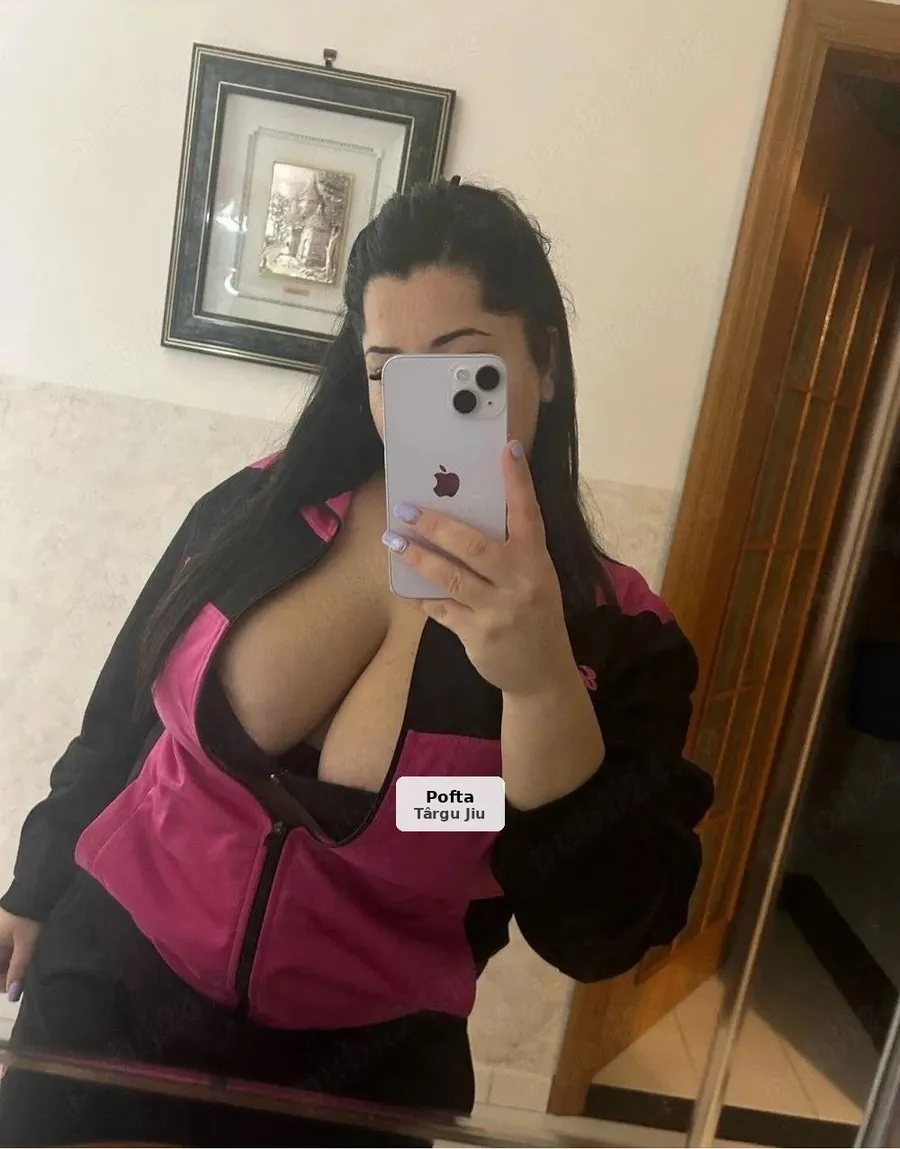 Mature, Refined, and Discreet Lady - 1/4