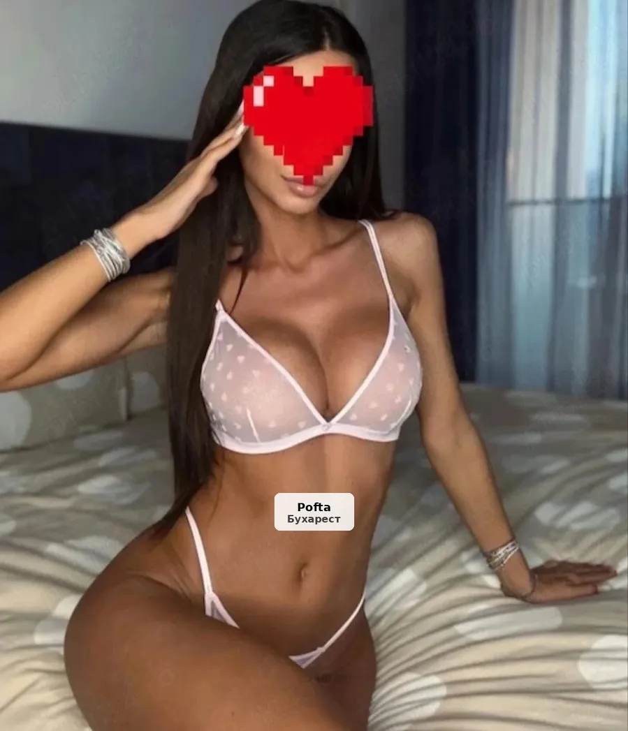Brunetă sexy nouă în oraș - 1/3