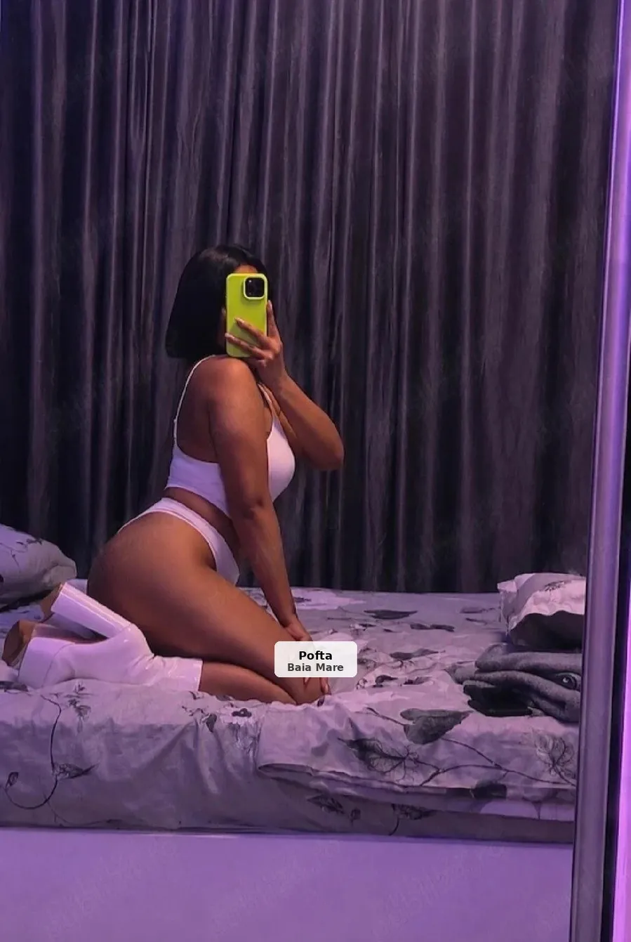 Eliza, brunette 27 years old, new in town for 2 days - 1/3