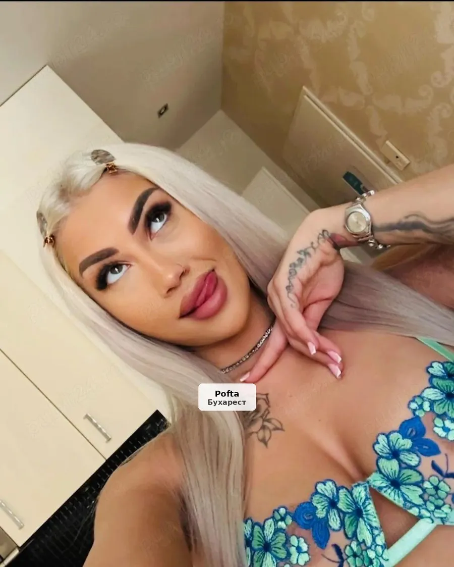Lori, Blonde, Luxury Location - 1/3