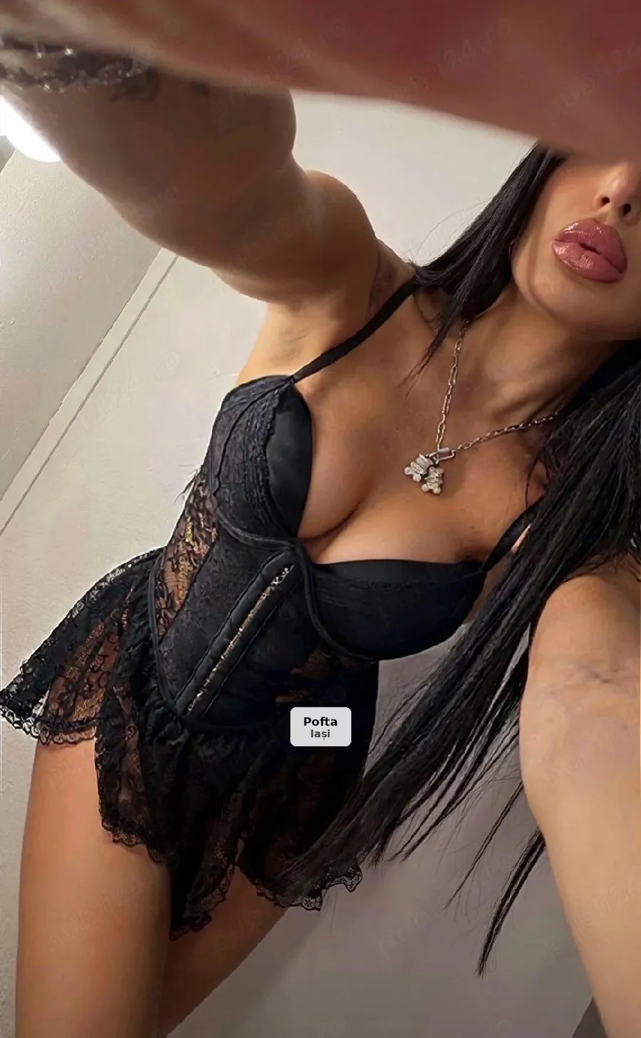 Sexy brunette, I'm waiting for you to see for yourself - 1/3