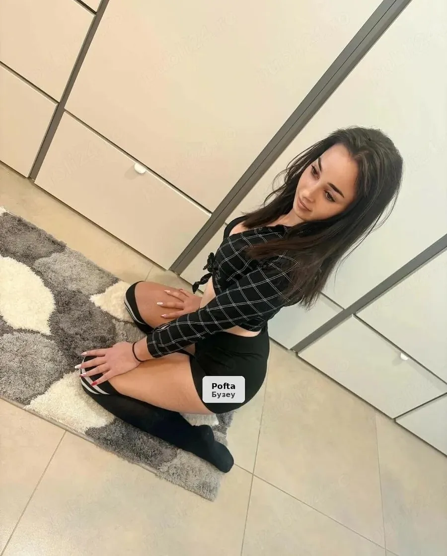 Brunetă 19 ani, singură în locație - 1/1