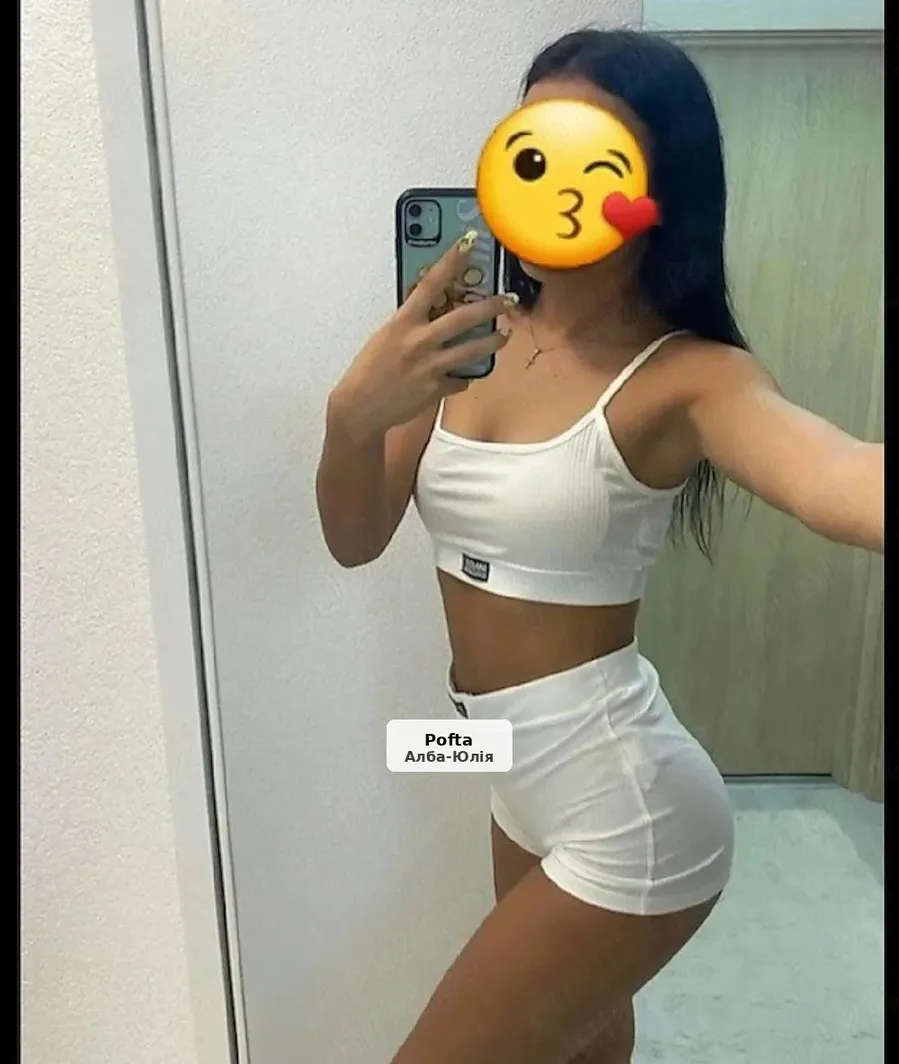 Andreea, 23 de ani, rafinată și discretă - 1/3