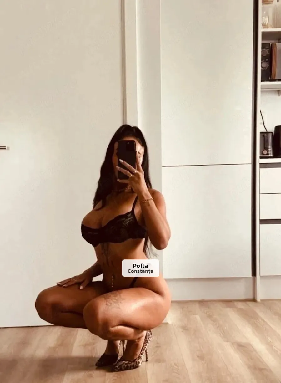 Brunetă apetisantă, locație discretă - 1/2