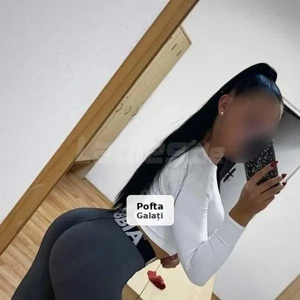Passionate Brunette, Discreet Location & Travel - 1/2