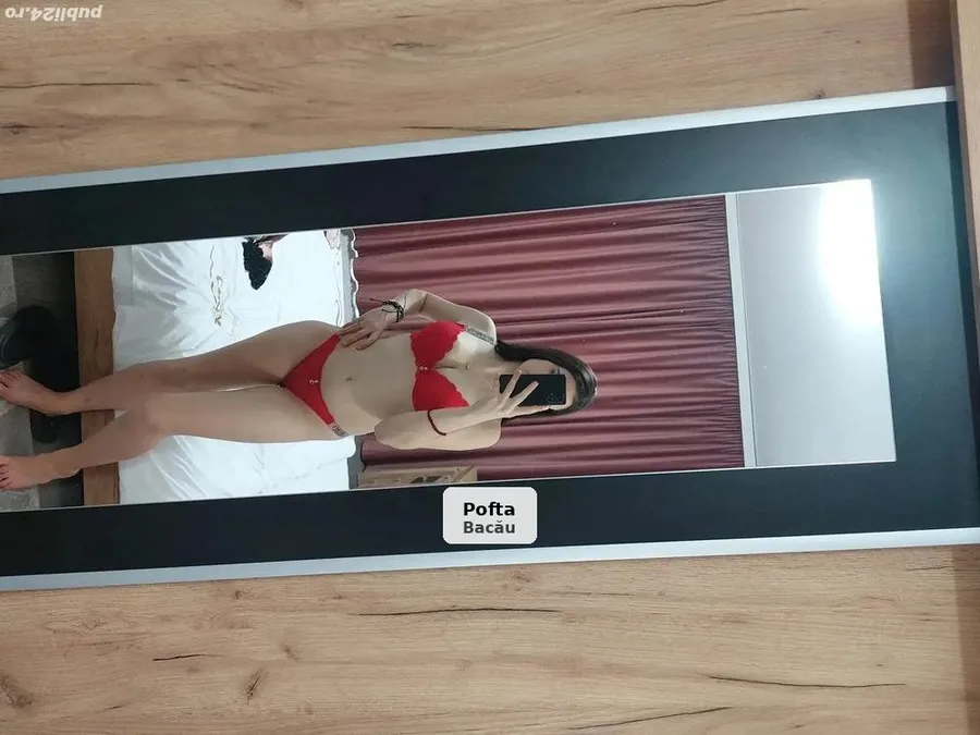 Playful Brunette with Seductive Curves - 1/4