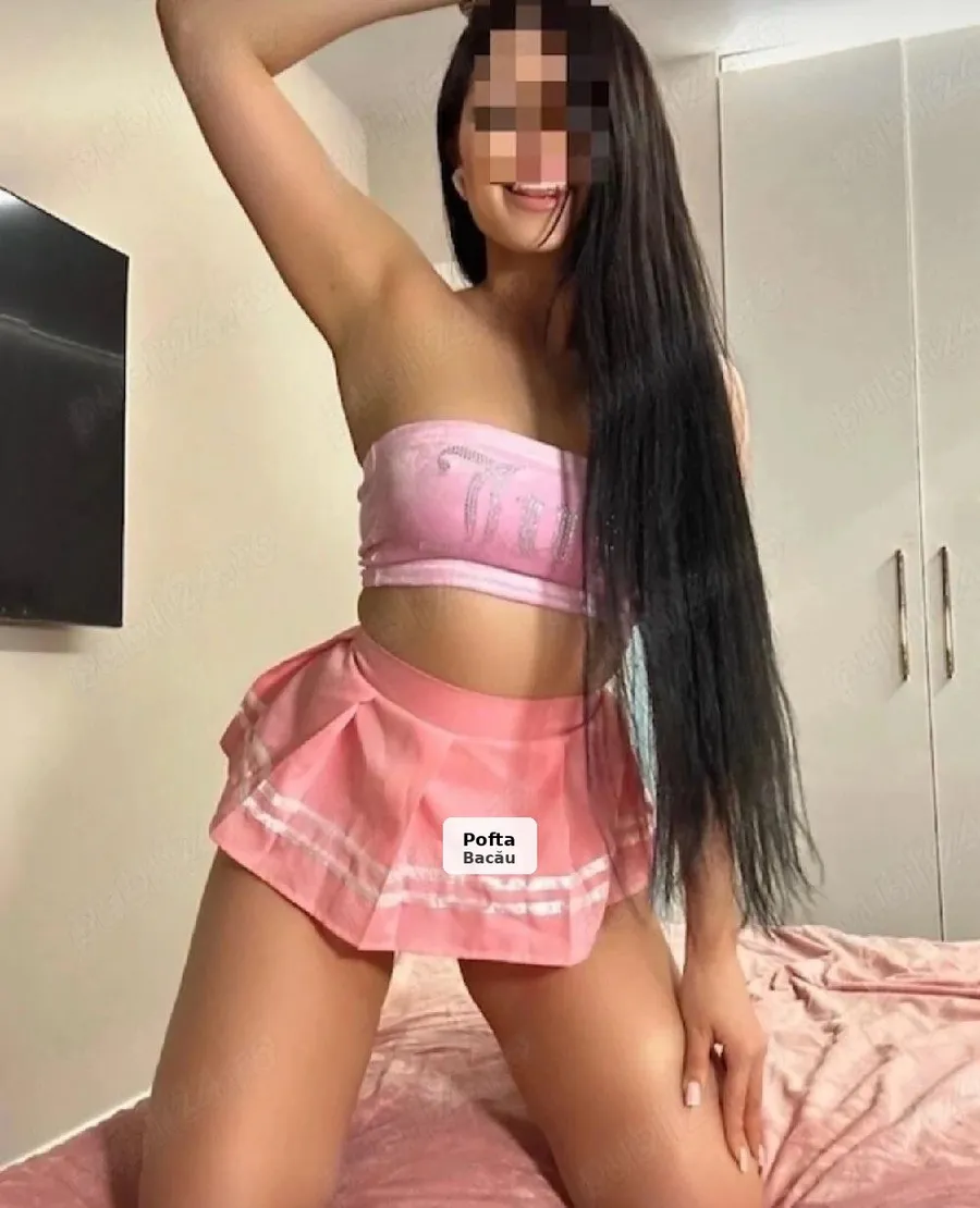 Sensual and Provocative Girl - 1/4