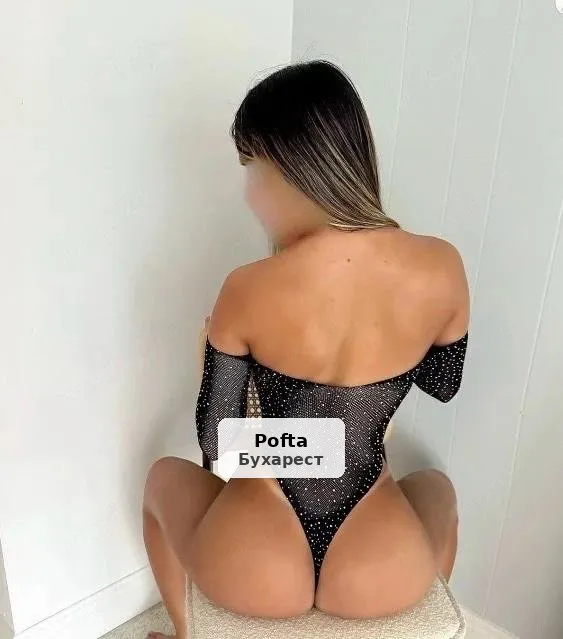 Francesca, model - 1/3