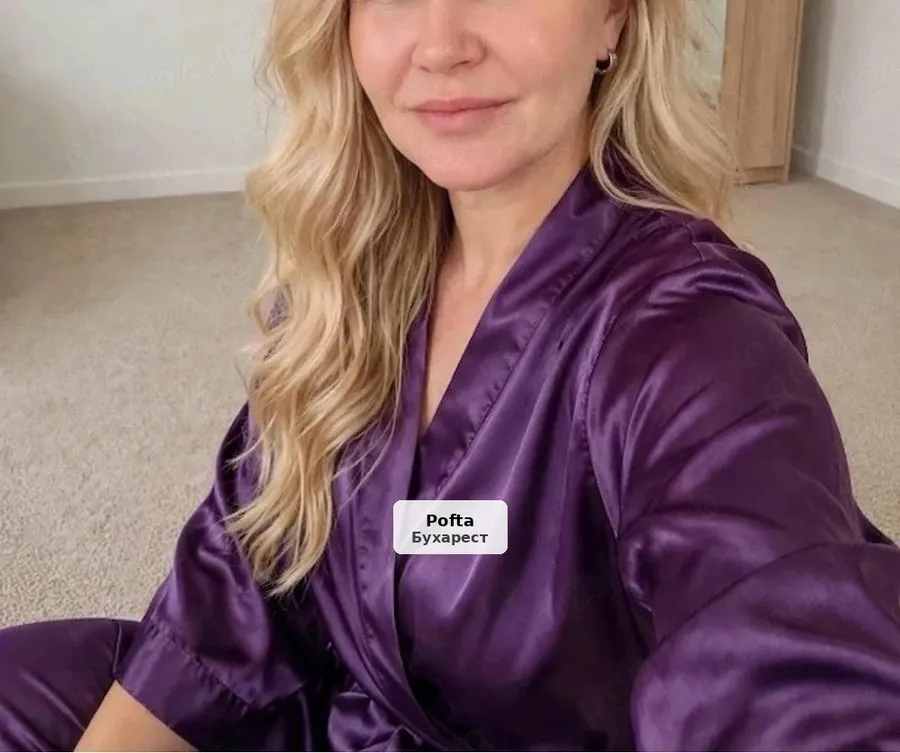 Blondă matură, forme naturale - 1/3