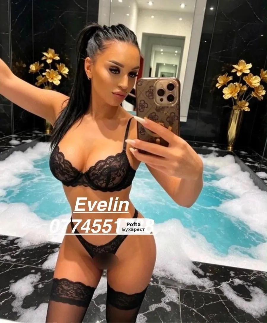 Yasmina - Travel only - 1/3
