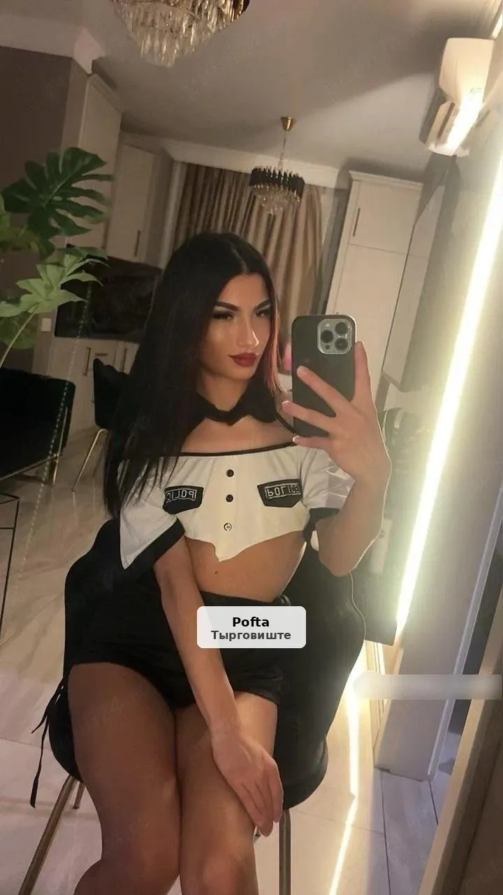Brunetă nouă în oraș - Disponibilă - 1/4