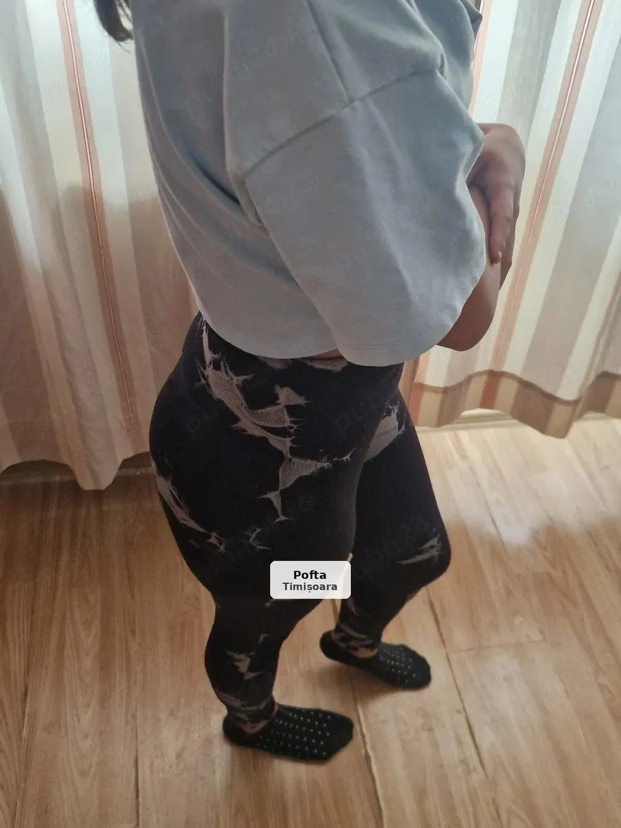 Show web, poze, clipuri și sexting - 1/1