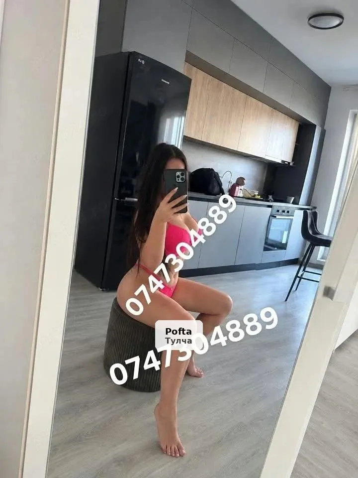 Brunette, 28 years old, discreet and passionate - 1/3
